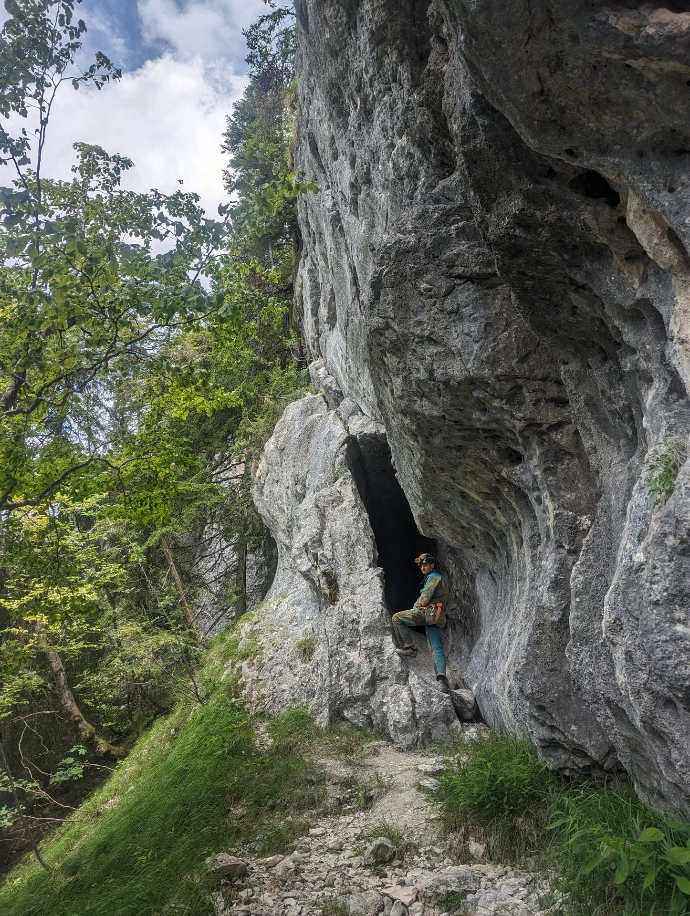 La grotte de la faille La grotte de la faille